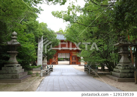 大山純神社正門（愛媛縣今治市大三島町） 129139539