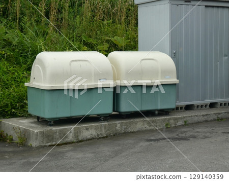 Recyclable waste stocker 129140359