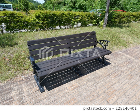 Bench 129140401
