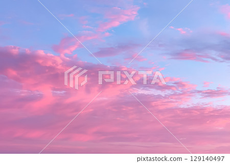 一片染紅的雲 一片染紅的雲 129140497