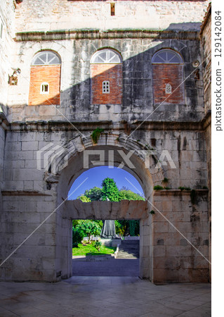 Split Split 129142084