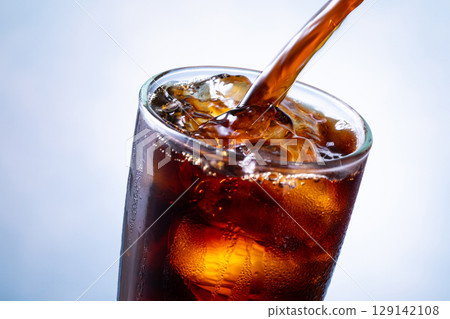Pour iced coffee Pour iced coffee 129142108