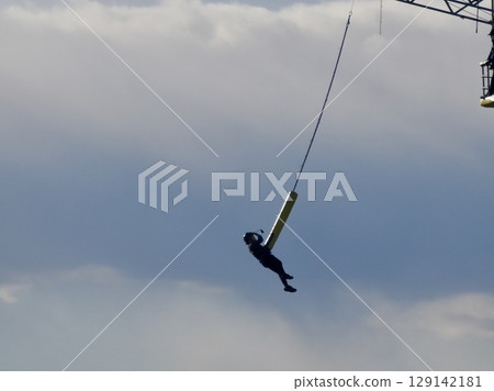 bungee jump bungee jump 129142181