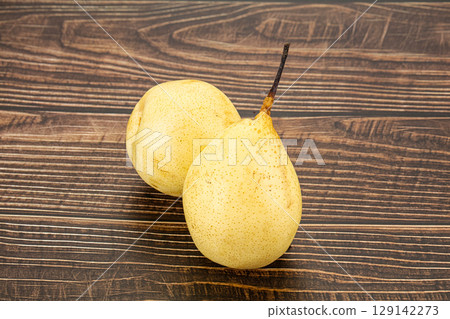 Sweet juicy yellow Chinese Pears Sweet juicy yellow Chinese Pears 129142273