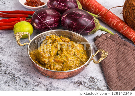 Indian chicken masala corma curry 129142349