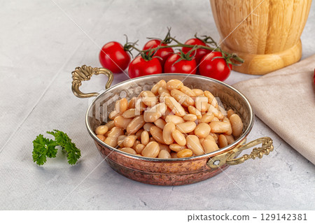 Canned white beans in the bowl Canned white beans in the bowl 129142381