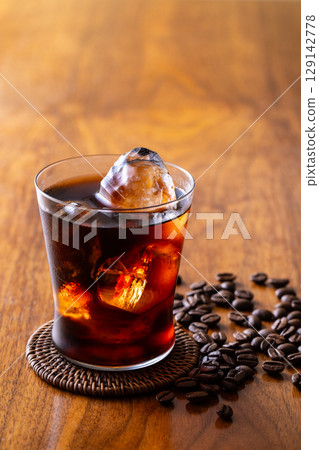 Iced coffee at the drink bar 129142778
