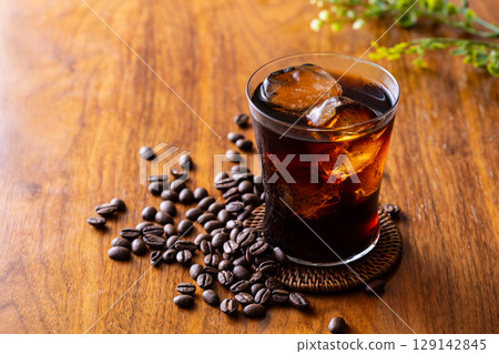 Iced coffee and coffee beans 129142845