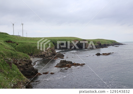 根室半島花崎岬和車石週邊的海岸線 根室半島花崎岬和車石週邊的海岸線 129143832
