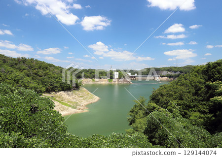 限制取水的東東水壩（兵庫縣三木市） 129144074