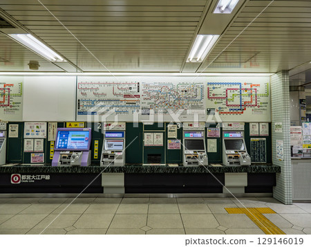 Tokyo cityscape: Toei Subway ticket office in the underground passage (Toei Oedo Line, Ueno Okachimachi Station) 129146019