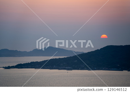 [Fukuoka Prefecture] Sunset over Hakata Bay seen from Fukuoka Tower 129146512