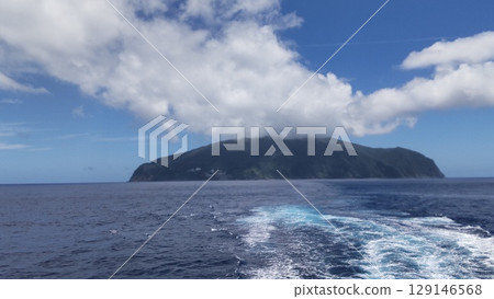 Mikurajima from the boat Mikurajima from the boat 129146568