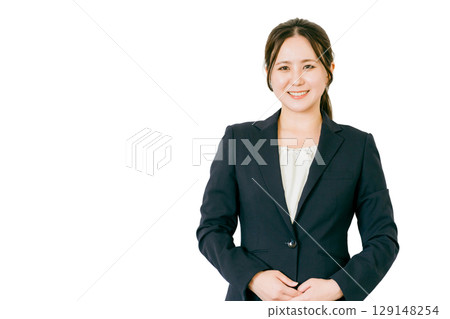 穿西裝的女商人（規劃師、律師、顧問） 129148254