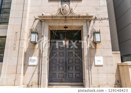 神戶外國人居留地渣打銀行大樓（舊渣打銀行神戶支行）入口：愛奧尼柱式的現代建築 129148423