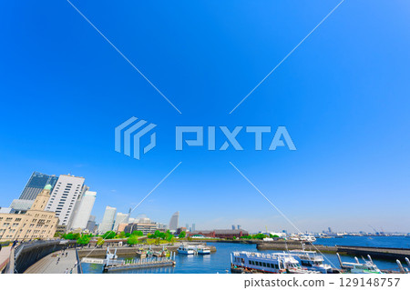 [神奈川縣] 5月從橫濱港大棧橋碼頭眺望港未來 129148757