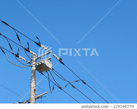 電線桿和開關 129148779