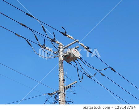 電線桿和開關 電線桿和開關 129148784
