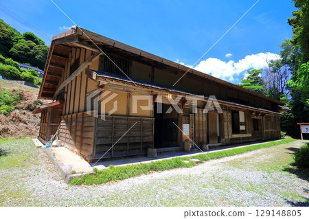[Shimane Prefecture] The Sasaki Family Residence on a clear day (Dōgo, Oki Islands) 129148805