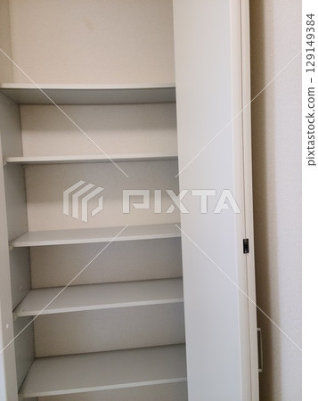 出租屋裡的鞋櫃 出租屋裡的鞋櫃 129149384