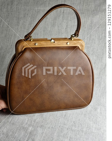 Leather evening bag made in Yugoslavia. Vintage 1970s. Brown leather Leather evening bag made in Yugoslavia. Vintage 1970s. Brown leather 129151279