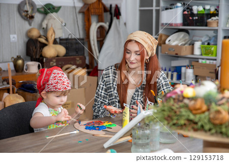 Join our Creative Arts and Crafts Session for funfilled learning experiences with toddlers 129153718