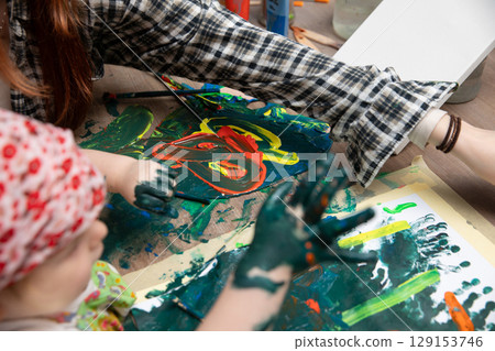 Engaging and Fun Creative Art Session for Child and Parent to Explore and Bond Together 129153746