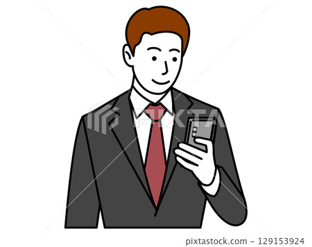 一名不戴眼鏡、身穿灰色西裝的男子正在看他的智慧型手機 129153924