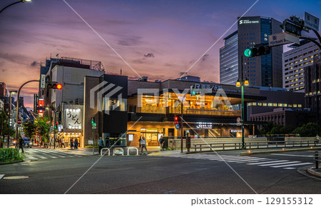 JR禦茶水站的夜景，Ecute Edition 開幕的地方 129155312