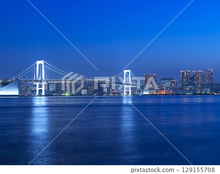 從豐洲Gururi公園看到的彩虹橋夜景 從豐洲Gururi公園看到的彩虹橋夜景 129155708