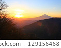 從大山看到的富士山日落 129156468
