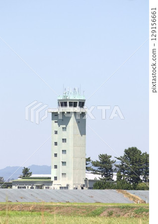 這座前空中交通管制塔於 1982 年至 2014 年間負責管制宮城縣日本航空自衛隊松島空軍基地及其周邊空域。 129156661