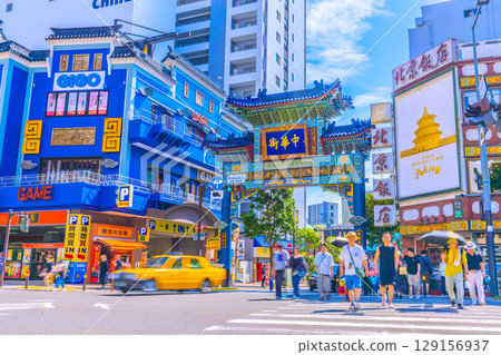 八月的日本橫濱市容。天氣酷熱難耐…橫濱中華街、朝陽門等景色=第二名 八月的日本橫濱市容。天氣酷熱難耐…橫濱中華街、朝陽門等景色=第二名 129156937