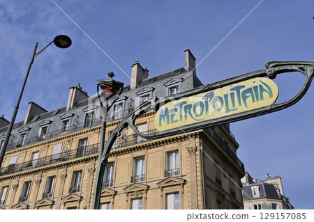 Paris metro station entrance 129157085