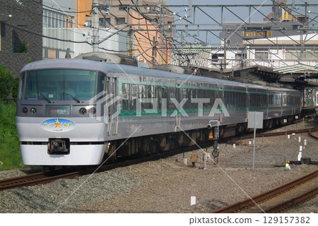 Seibu 10000 Series Red Arrow (Chichibu Nagatoro wrapping) Limited Express Chichibu running near Kiyose 129157382