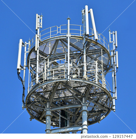 通訊影像(無線電塔:基地台)行動電話網路基地 通訊影像(無線電塔:基地台)行動電話網路基地 129157447