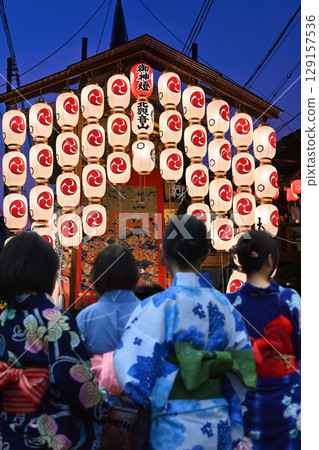 夏季傳統:京都祇園祭的晚間祭典 夏季傳統:京都祇園祭的晚間祭典 129157536