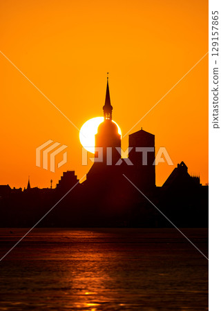 Hanse city Stralsund silhouette in the evening 129157865