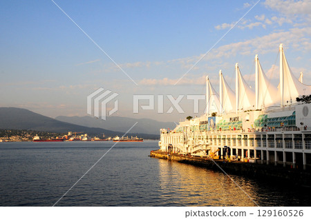 溫哥華日落和加拿大廣場 129160526