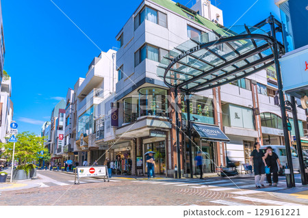 八月的日本橫濱城市景觀。酷熱難耐…橫濱熱門購物街元町等的景色(第二張) 八月的日本橫濱城市景觀。酷熱難耐…橫濱熱門購物街元町等的景色(第二張) 129161221