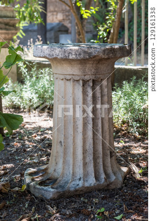 Greek elements of architectural decorations of buildings, columns, pommel and patterns 129161338