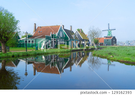 skyline of old town Zaanse Schans 129162393