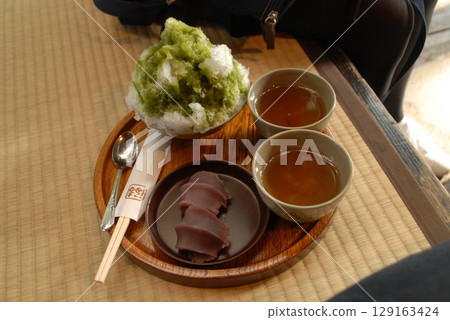 抹茶刨冰和赤福麻糬日式甜點套餐 抹茶刨冰和赤福麻糬日式甜點套餐 129163424