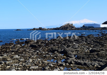 Rocky landscape on the Shonai coast Rocky landscape on the Shonai coast 129164238