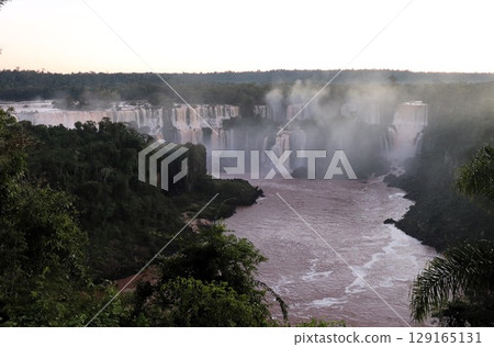 伊瓜蘇瀑布，世界遺產，從巴西一側觀看，巴西，南美洲 129165131