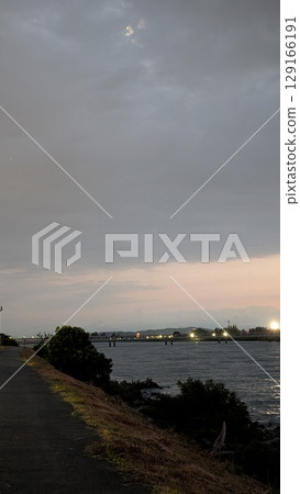 Dusk, estuary Dusk, estuary 129166191