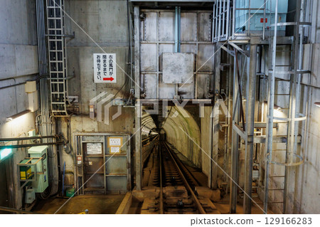 Experience tunnel cable car entrance 129166283