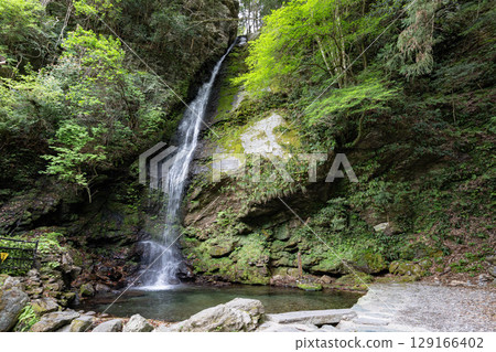 View of Biwa Falls 129166402