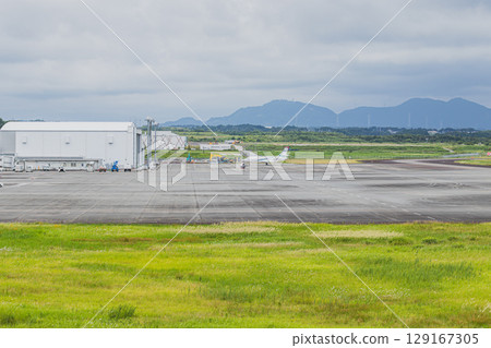 View of Mt. Fuji Shizuoka Airport in Makinohara City (Shizuoka Prefecture) View of Mt. Fuji Shizuoka Airport in Makinohara City (Shizuoka Prefecture) 129167305