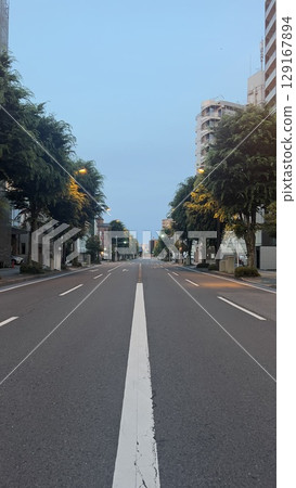 沒有人的道路 129167894